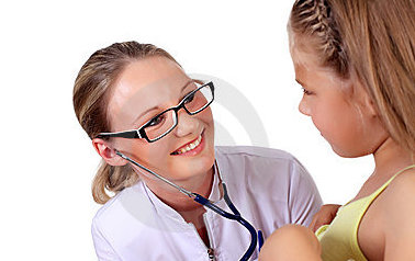 doctor-doing-medical-examination-to-child-20815798